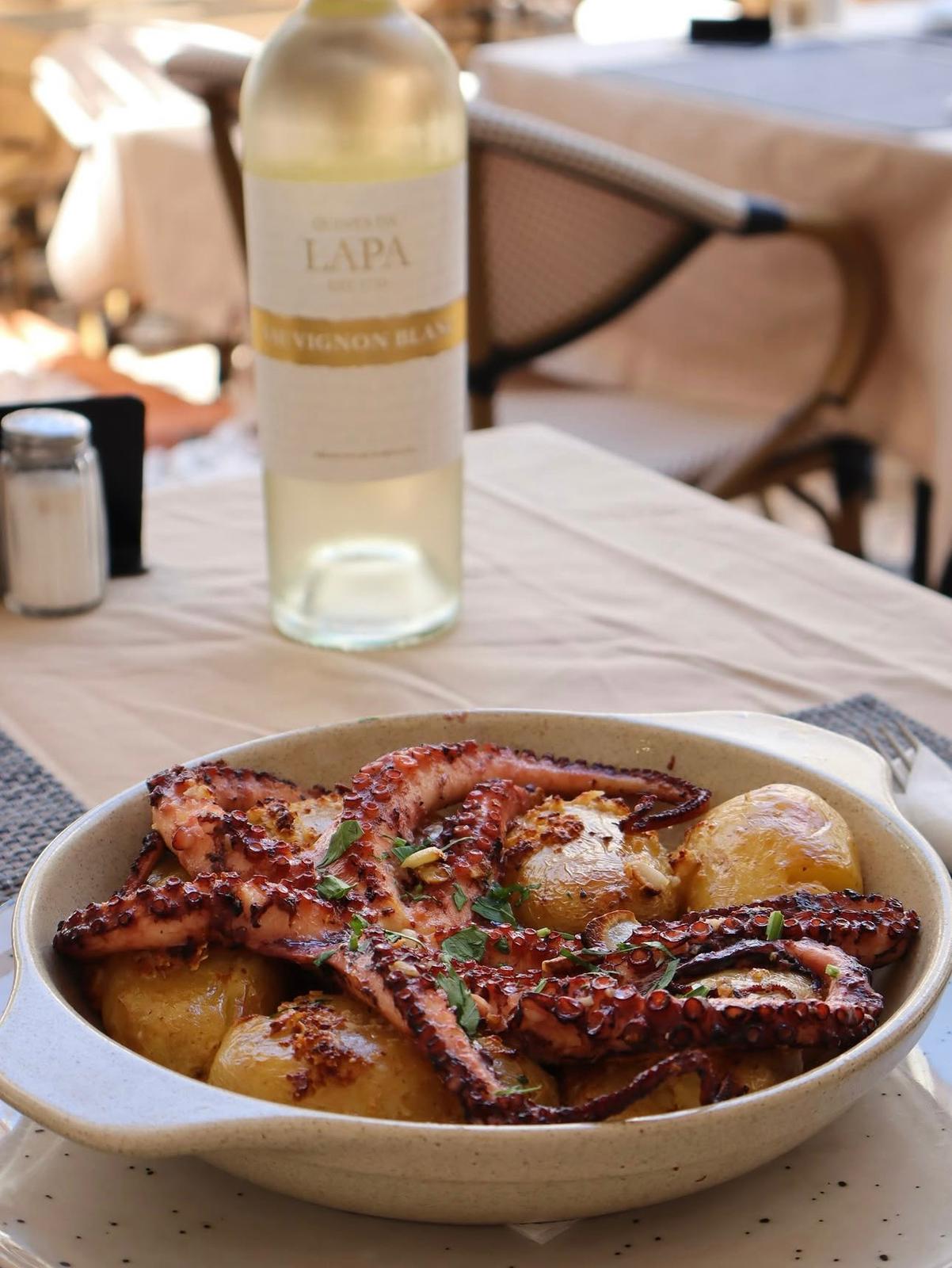 Polvo à Lagareiro com batatas no forno